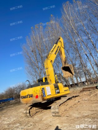 2016コマツPC240LC-8M0