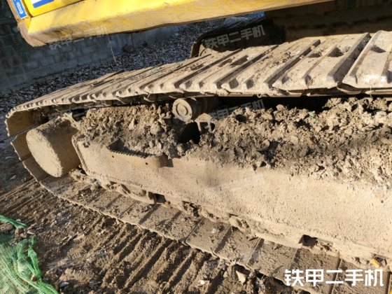 2016コマツPC240LC-8M0