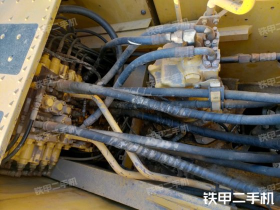 2016コマツPC240LC-8M0