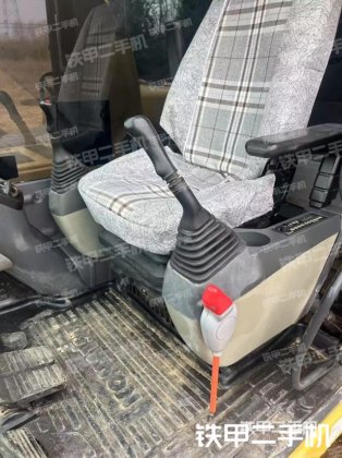 2020 KOMATSU PC200-8M0