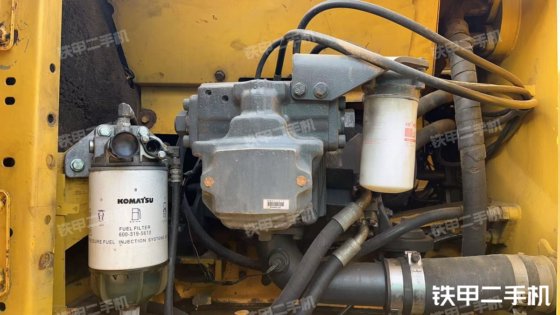 2016コマツPC240LC-8M0