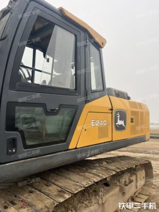2019 年 John Deere E240SC