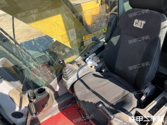 2016年キャタピラー 320D2