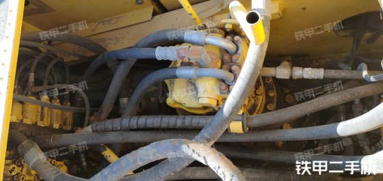 2016コマツPC240LC-8M0