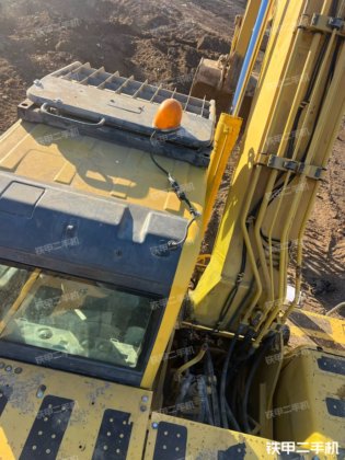 2020 KOMATSU PC200-8M0