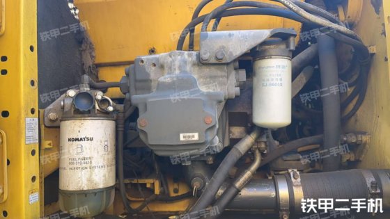 2016コマツPC240LC-8M0