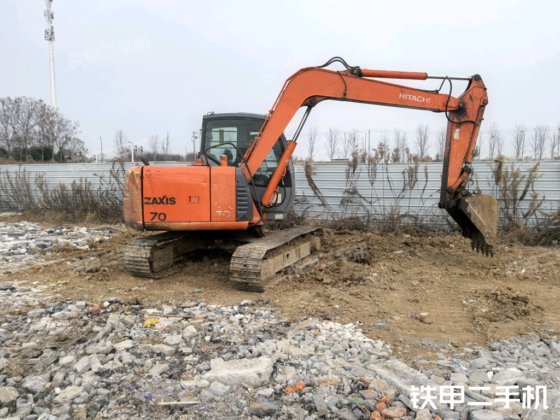 2012年日立 ZX70