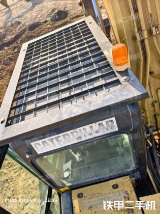 2016年キャタピラー 320D2