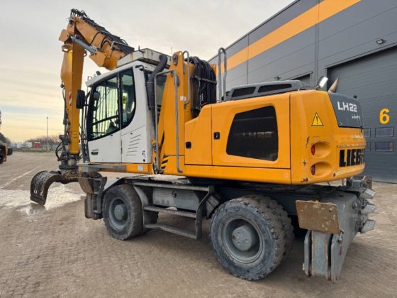 2016 Liebherr LH 22 M