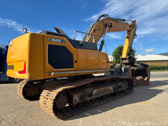 2020 Liebherr R945