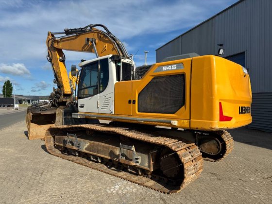 2020 Liebherr R945