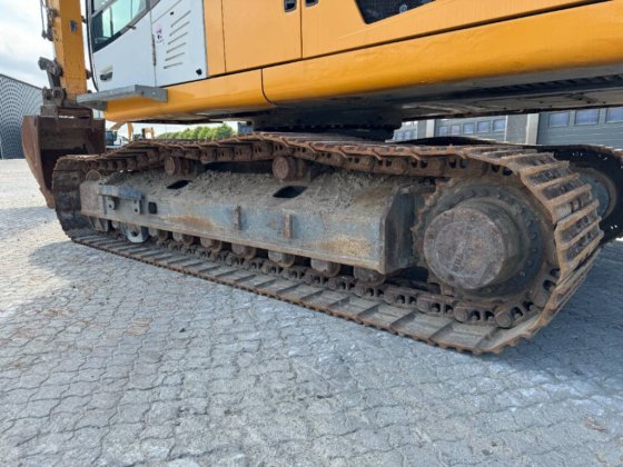 2016 Liebherr R946 LC