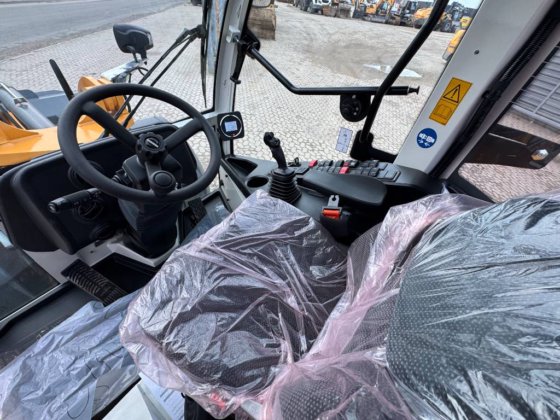 2025 利勃海尔-L-506