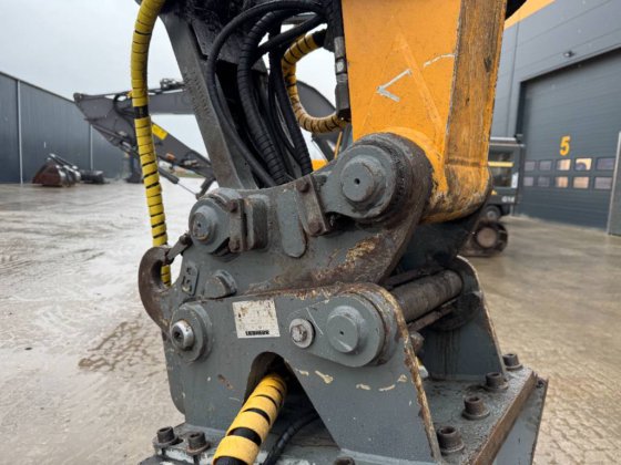 2019 Liebherr R914