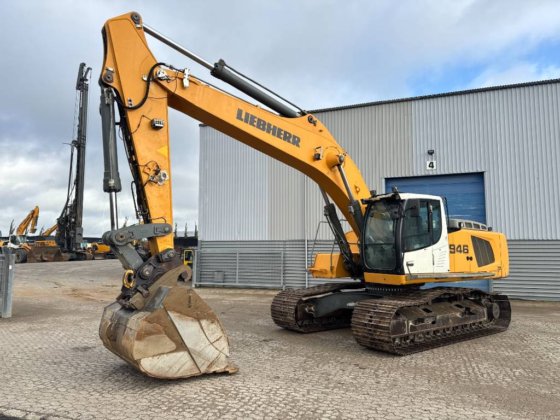 2017 Liebherr R 946