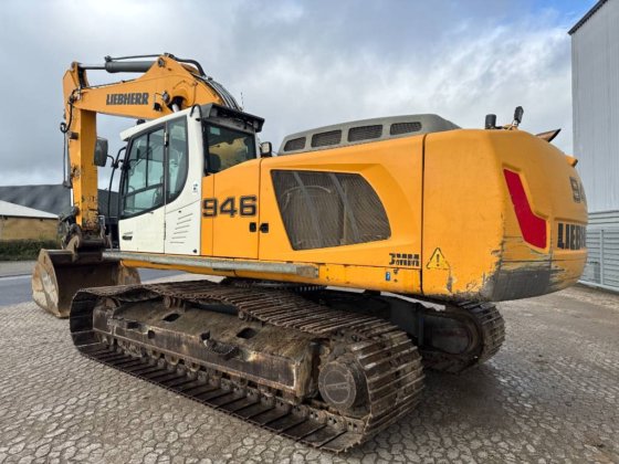 2017 Liebherr R 946