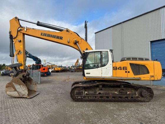 2017 Liebherr R 946