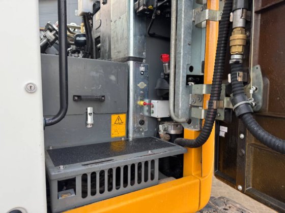 2019 Liebherr R 914