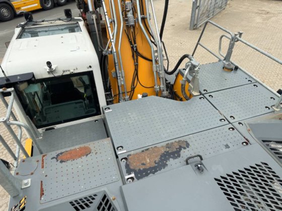 2020 Liebherr R926