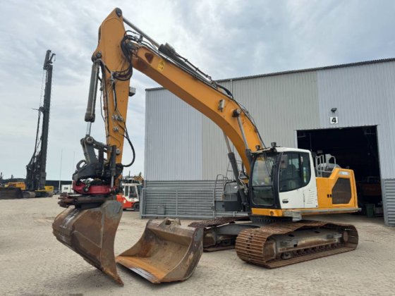 2020 Liebherr R926