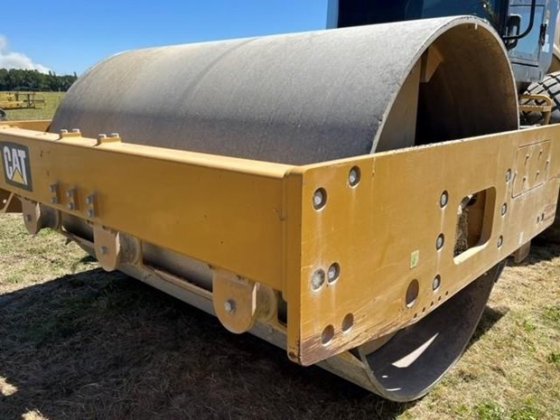 2017 CATERPILLAR CS56B