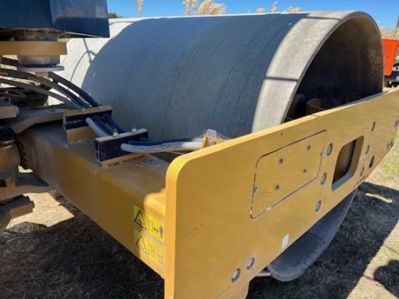 2017 CATERPILLAR CS56B