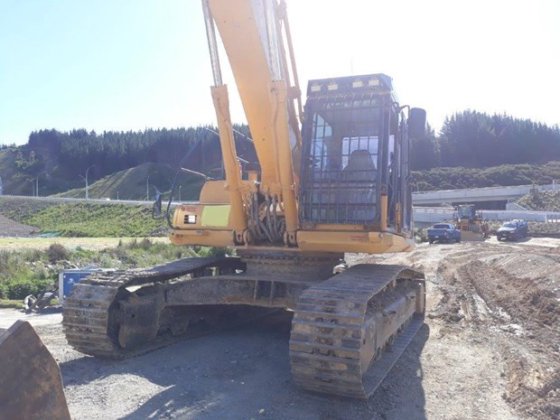 KOMATSU PC300LC-8