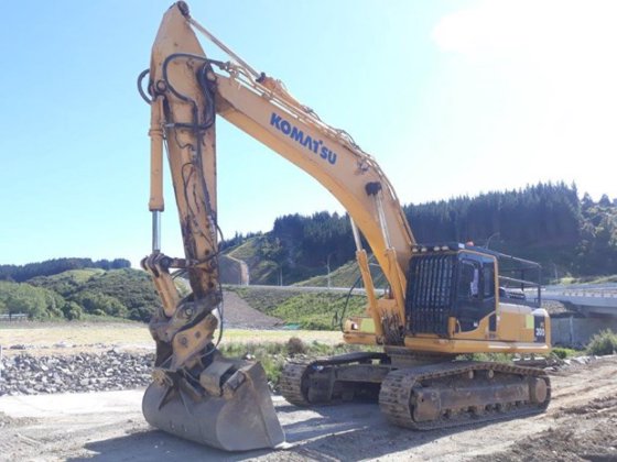 KOMATSU PC300LC-8