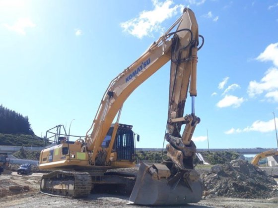 KOMATSU PC300LC-8