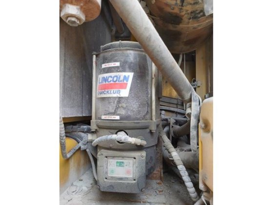 2012 KOMATSU PC270LC-8