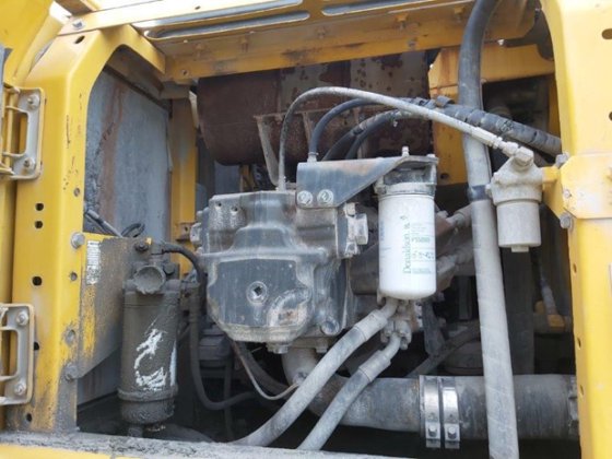 2012 KOMATSU PC270LC-8