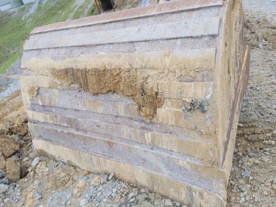 2012 KOMATSU PC270LC-8