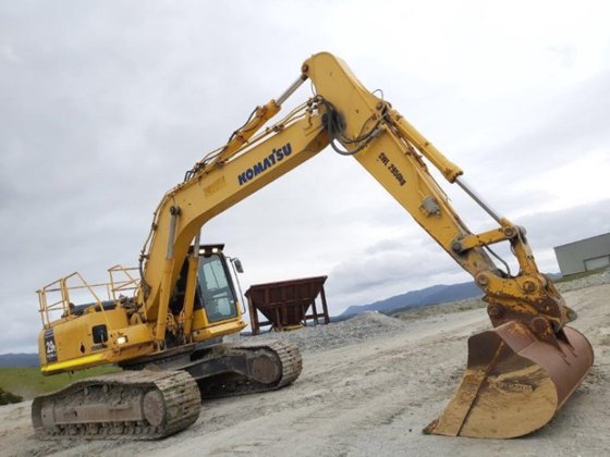 2012 KOMATSU PC270LC-8