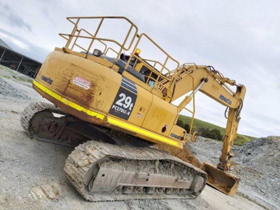 2012 KOMATSU PC270LC-8