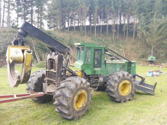 2013 JOHN DEERE 748H