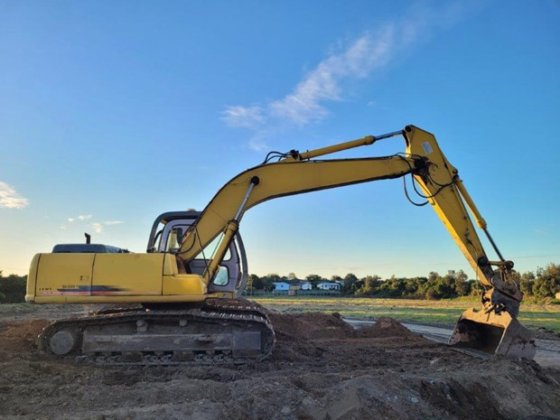 2003 SUMITOMO SH200-3