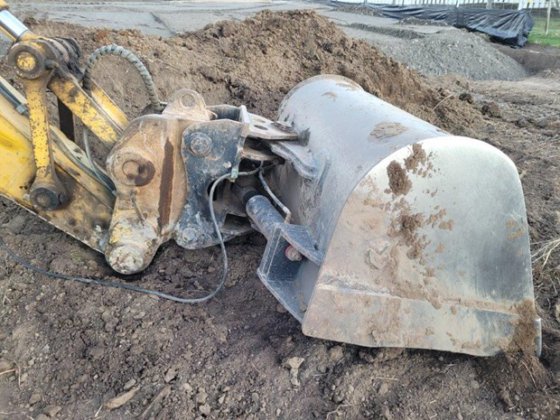 2003 SUMITOMO SH200-3