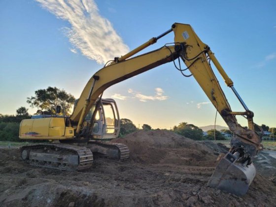 2003 SUMITOMO SH200-3