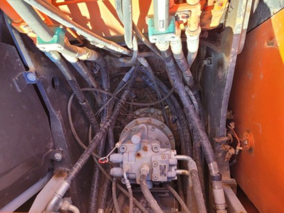 2017 HITACHI ZX200-5B