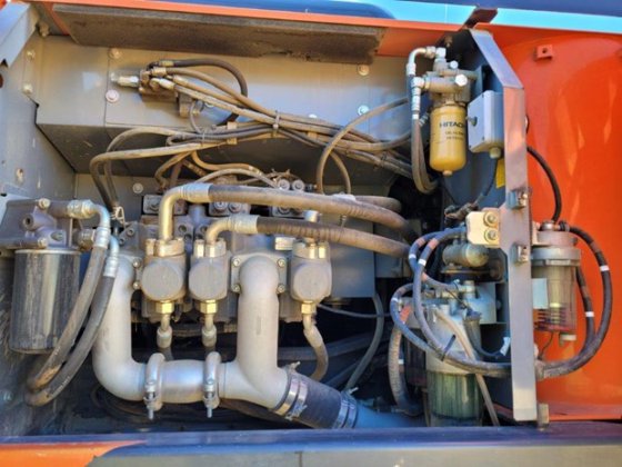 2017 HITACHI ZX200-5B