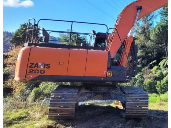 2017 HITACHI ZX200-5B