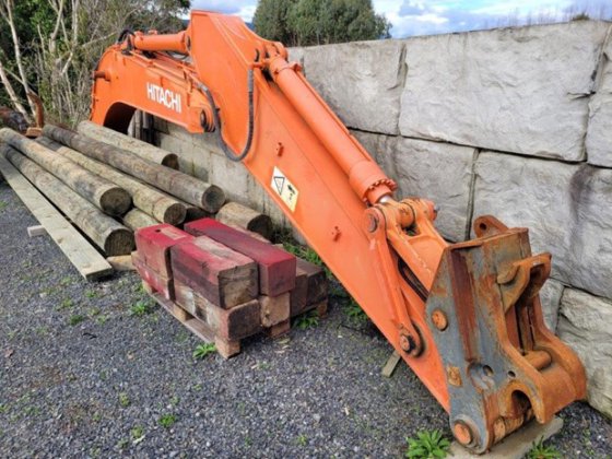2017 HITACHI ZX200-5B