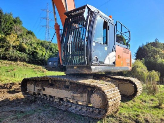 2017 HITACHI ZX200-5B