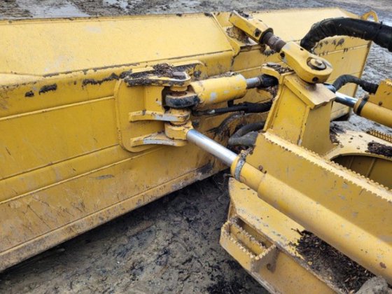 2011 JOHN DEERE 700J