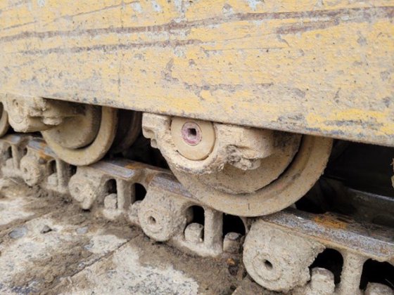 2011 JOHN DEERE 700J