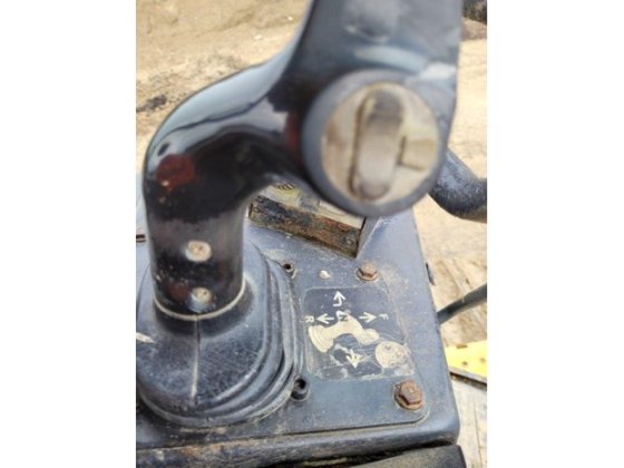 2011 JOHN DEERE 700J