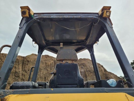 2011 JOHN DEERE 700J