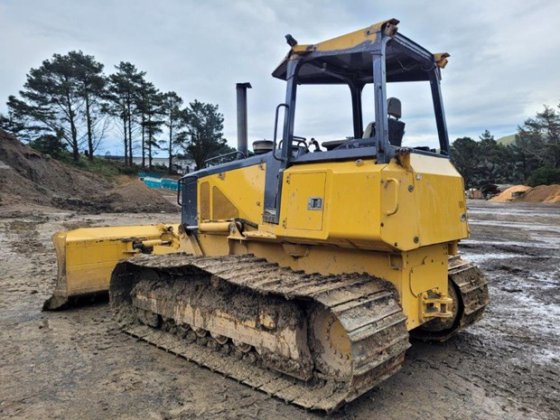 2011 JOHN DEERE 700J