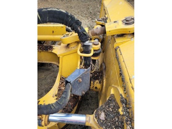 2011 JOHN DEERE 700J