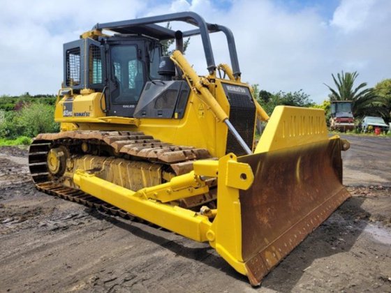 2004 KOMATSU D65PX-15
